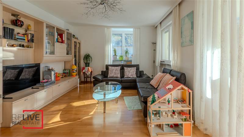 Ampio quadrilocale in Via Karl Wolf